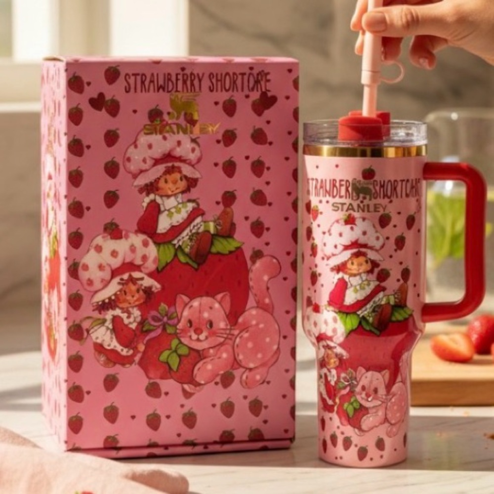 Strawberry Shortcake 40 oz Tumbler NIB
